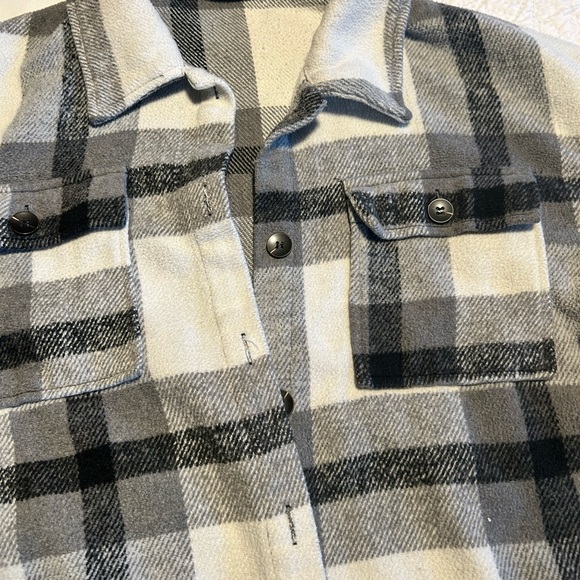 Plaid Shacket, size medium. - Picture 5 of 5